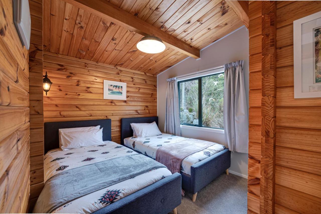 Alpine Hideaway - 2 Bedroom Closeburn Bagian luar foto
