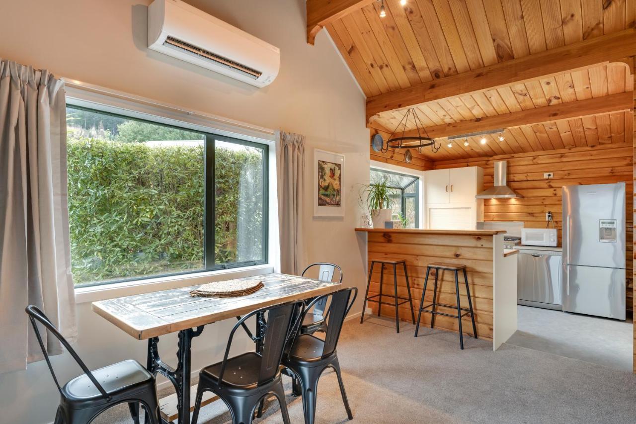 Alpine Hideaway - 2 Bedroom Closeburn Bagian luar foto