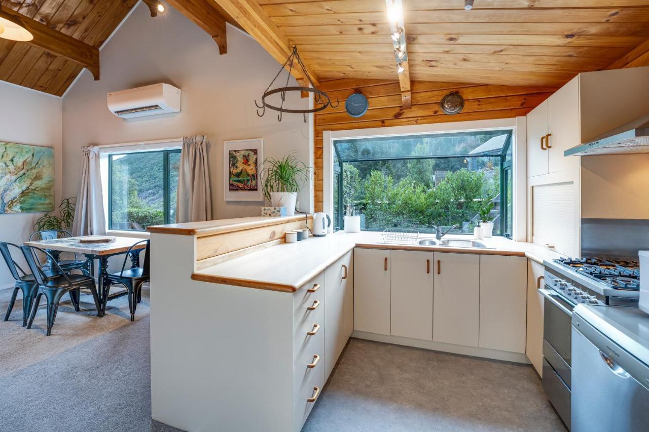 Alpine Hideaway - 2 Bedroom Closeburn Bagian luar foto